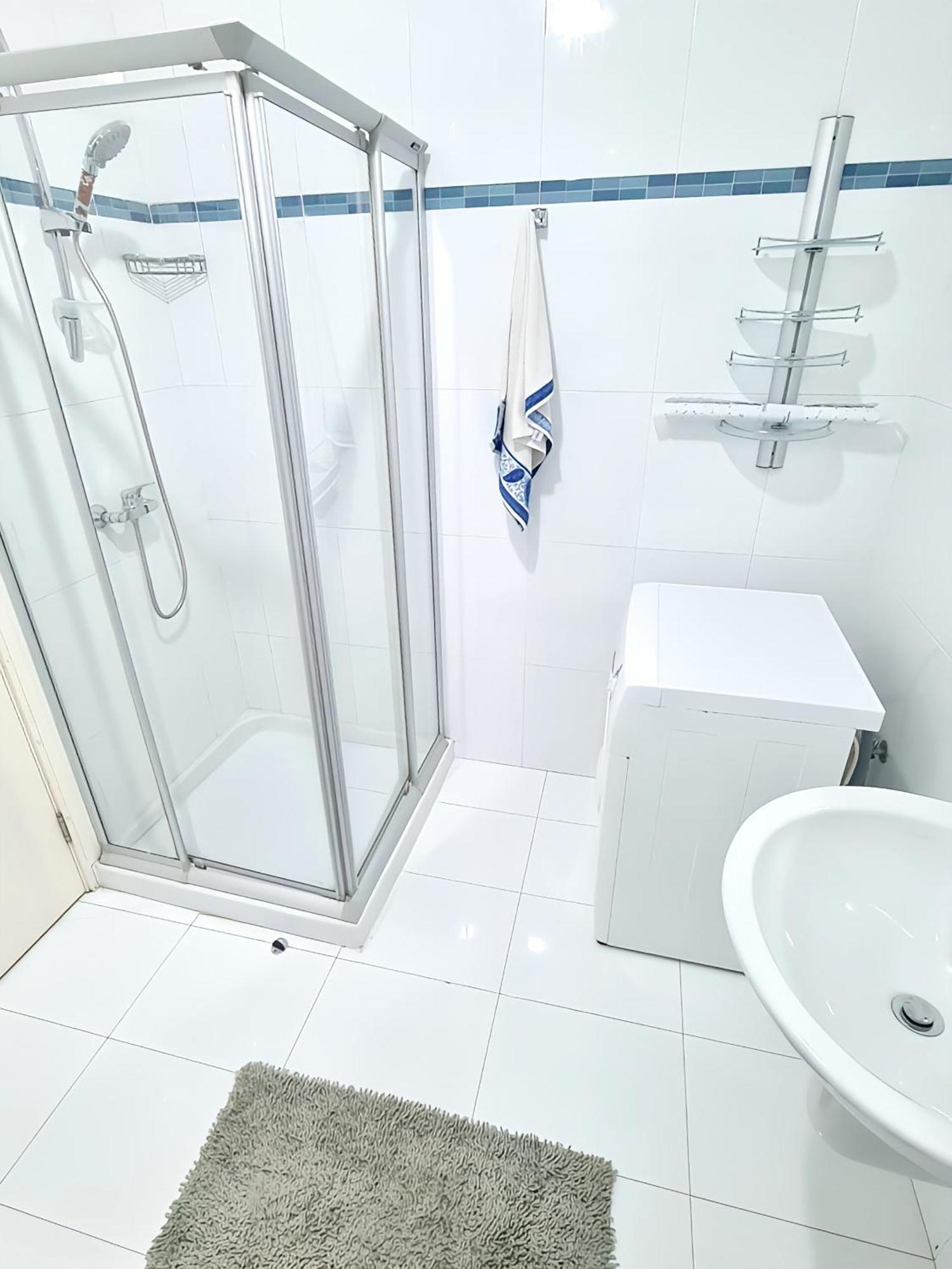 - Private Terrace, Mins Walk To Balluta Bay * Sliema