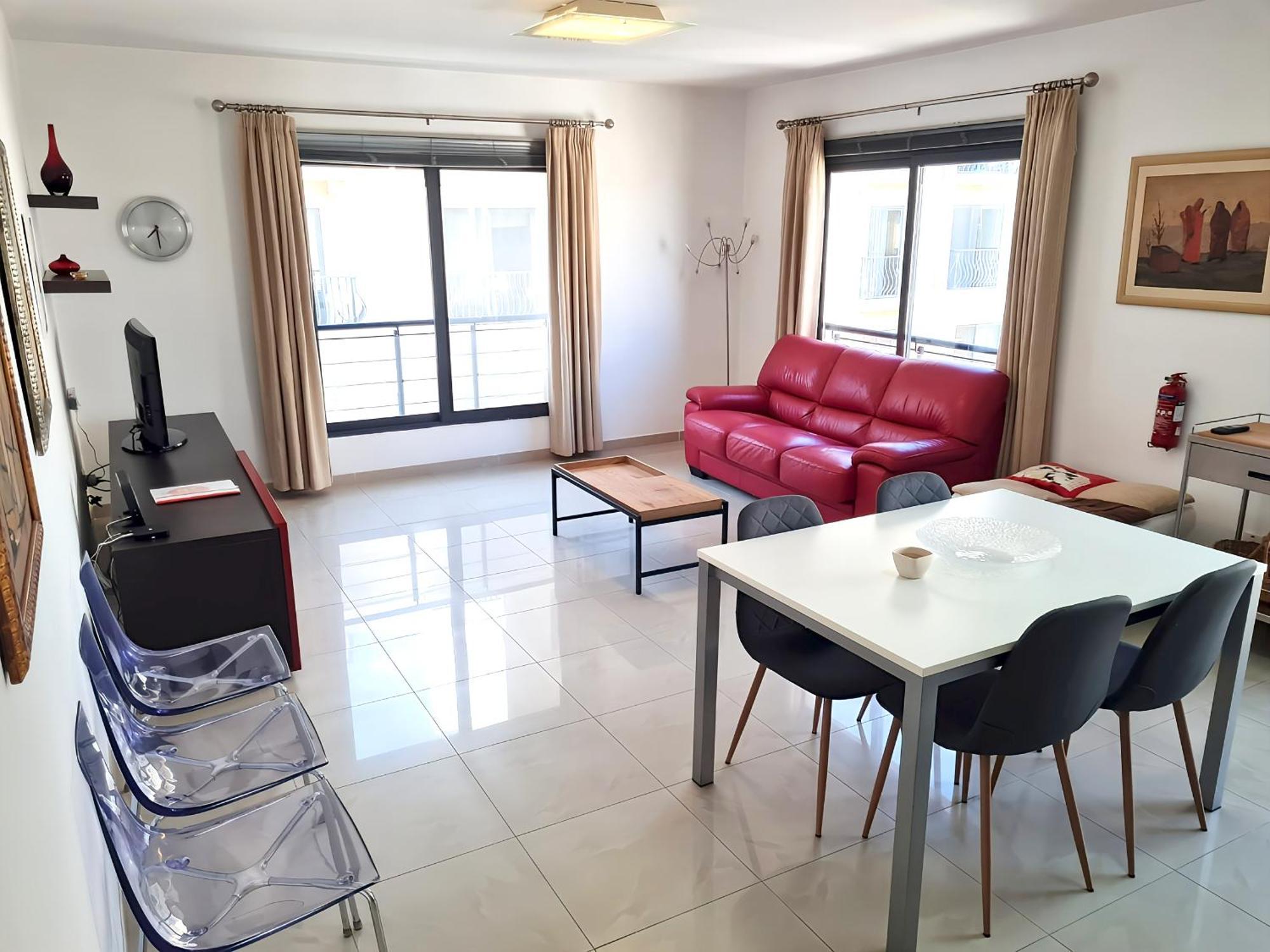 - Private Terrace, Mins Walk To Balluta Bay Sliema