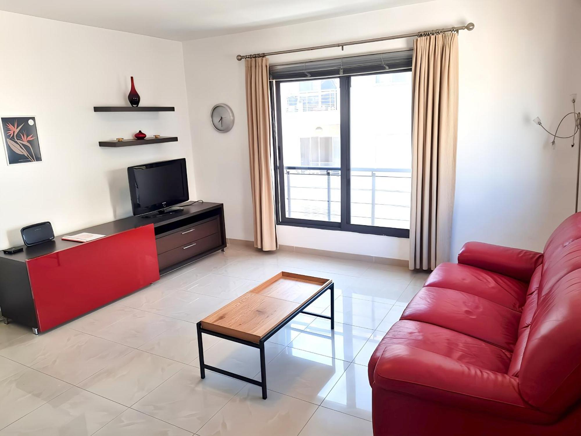 Apartment - Private Terrace, Mins Walk To Balluta Bay Sliema