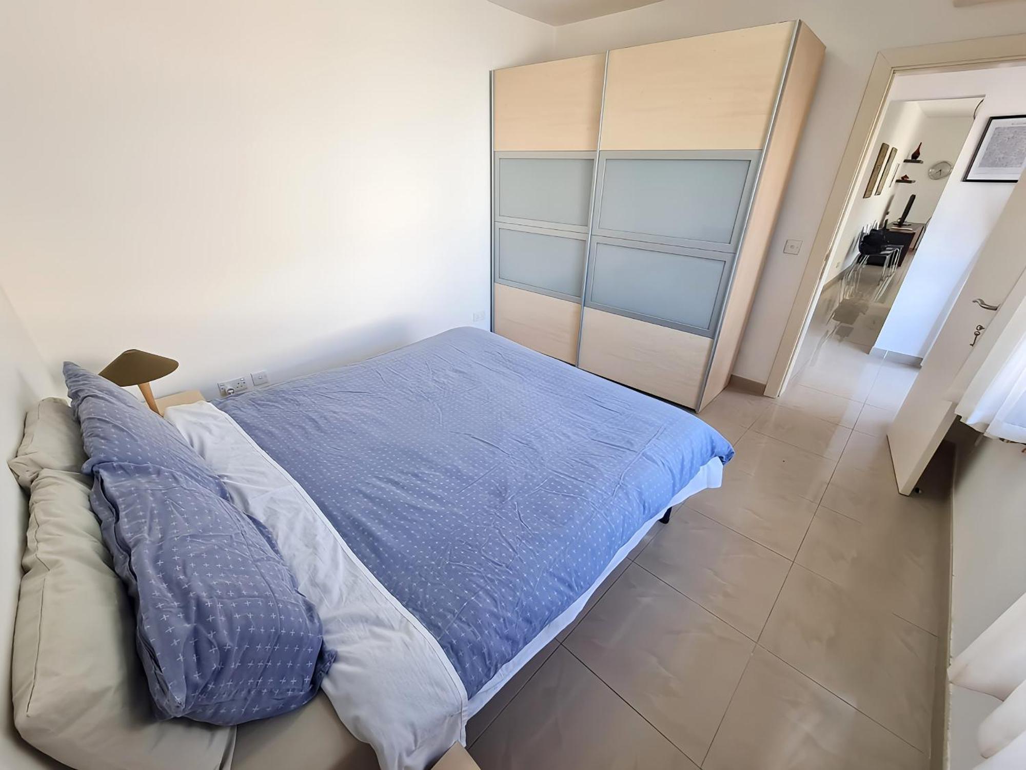 - Private Terrace, Mins Walk To Balluta Bay Apartment *